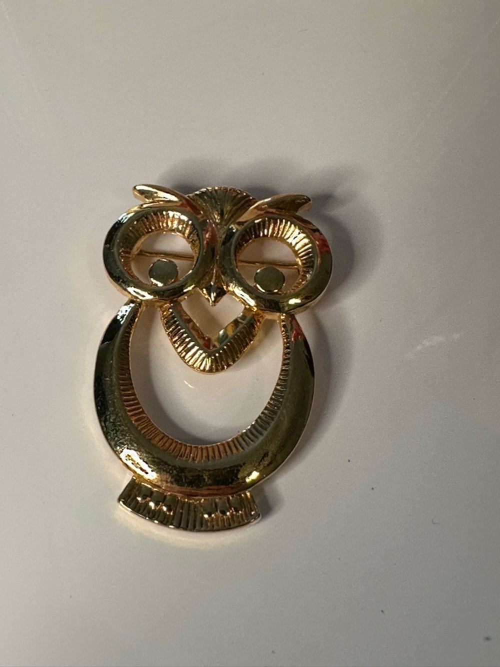 Vintage Gold Tone Owl Brooch Mid Century Modern Openwork Owl Pin Retro Figural - Picture 4 of 6